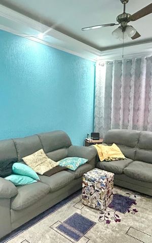 Casa à venda com 111m², 3 quartos e 2 vagas Casa à venda com 111m², 3 quartos e 2 vagasSala
