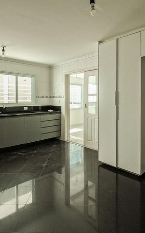 Casa à venda com 520m², 4 quartos e 6 vagas
