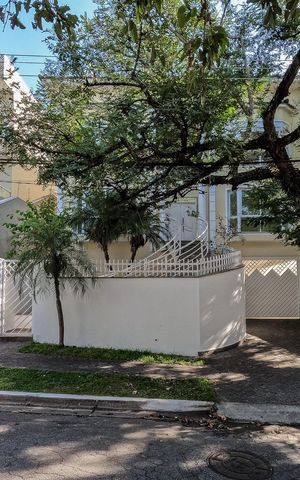 Casa à venda com 520m², 4 quartos e 6 vagas