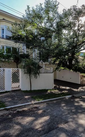 Casa à venda com 520m², 4 quartos e 6 vagas