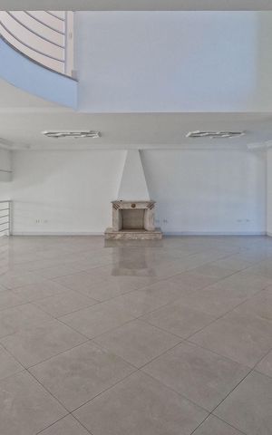 Casa à venda com 520m², 4 quartos e 6 vagas