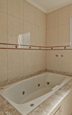 Casa à venda com 520m², 4 quartos e 6 vagas