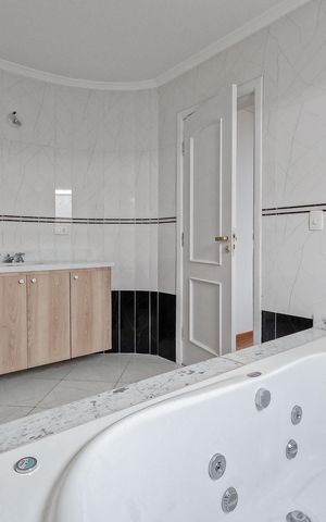 Casa à venda com 520m², 4 quartos e 6 vagas