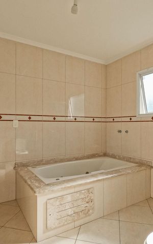 Casa à venda com 520m², 4 quartos e 6 vagas