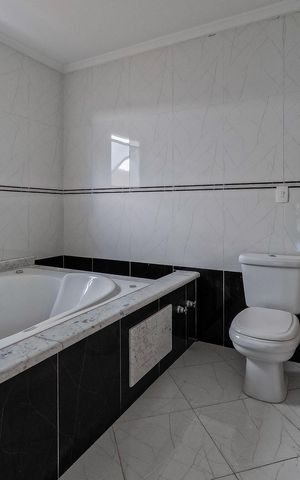 Casa à venda com 520m², 4 quartos e 6 vagas