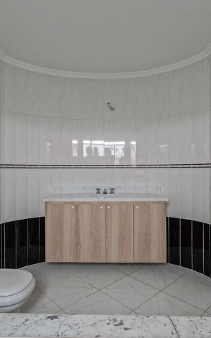 Casa à venda com 520m², 4 quartos e 6 vagas