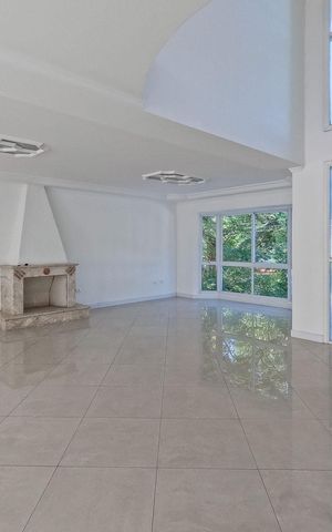 Casa à venda com 520m², 4 quartos e 6 vagas