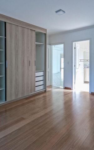Casa à venda com 520m², 4 quartos e 6 vagas