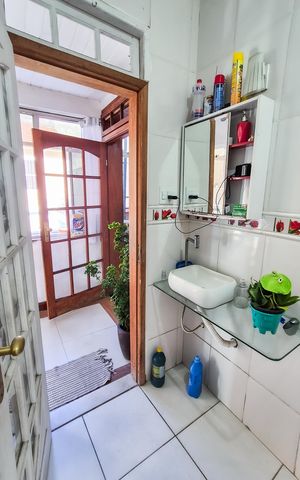 Casa à venda com 226m², 4 quartos e 2 vagasBanheiro Social 