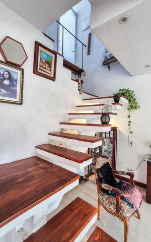 Casa à venda com 226m², 4 quartos e 2 vagasCorredor