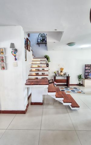 Casa à venda com 226m², 4 quartos e 2 vagasSala