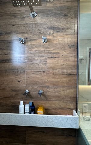 Apartamento à venda com 87m², 2 quartos e 2 vagas Apartamento à venda com 87m², 2 quartos e 2 vagasBanheiro da Suíte 2
