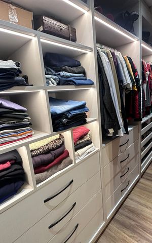 Apartamento à venda com 87m², 2 quartos e 2 vagas Apartamento à venda com 87m², 2 quartos e 2 vagasCloset da suíte 2