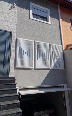 Casa à venda com 159m², 2 quartos e 4 vagas Casa à venda com 159m², 2 quartos e 4 vagasFachada Interna