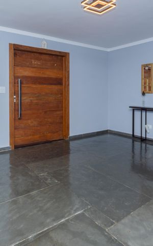 Casa à venda com 500m², 3 quartos e 3 vagasCorredor 