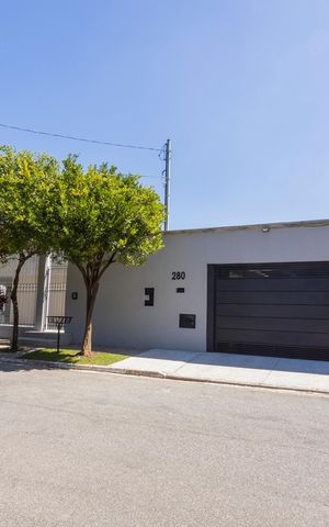 Casa à venda com 500m², 3 quartos e 3 vagasFachada