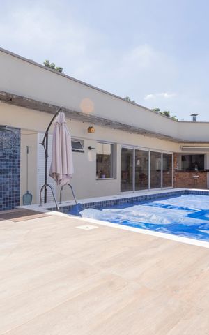 Casa à venda com 500m², 3 quartos e 3 vagasPiscina