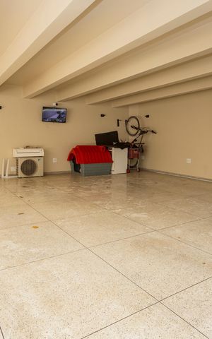 Casa à venda com 500m², 3 quartos e 3 vagasGaragem
