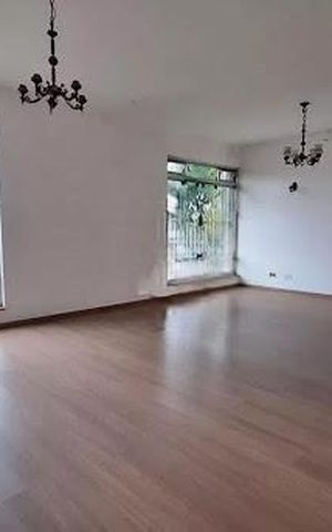 Casa à venda com 306m², 3 quartos e 4 vagas