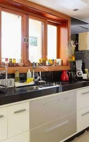 Casa à venda com 365m², 3 quartos e 2 vagas