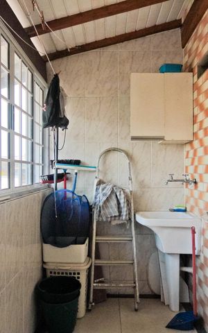 Casa para alugar com 90m², 2 quartos e 1 vaga Casa para alugar com 90m², 2 quartos e 1 vagaÁrea de Serviço