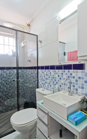 Casa para alugar com 90m², 2 quartos e 1 vaga Casa para alugar com 90m², 2 quartos e 1 vagaBanheiro da Suíte 1