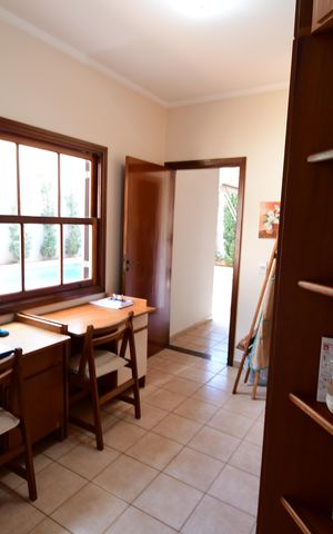 Casa de condomínio à venda com 381m², 4 quartos e 4 vagasQuarto de Serviço