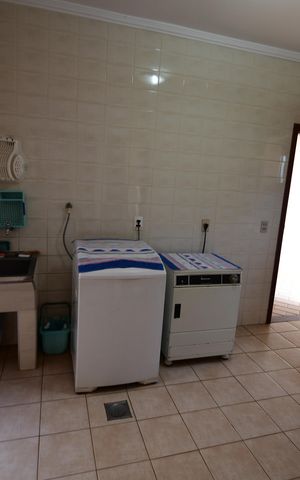 Casa de condomínio à venda com 381m², 4 quartos e 4 vagasÁrea de Serviço