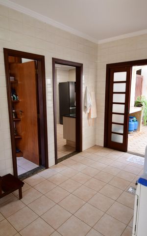 Casa de condomínio à venda com 381m², 4 quartos e 4 vagasÁrea de Serviço