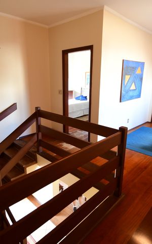 Casa de condomínio à venda com 381m², 4 quartos e 4 vagasSala Intima