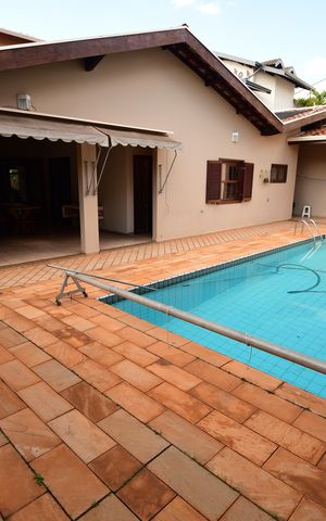 Casa de condomínio à venda com 381m², 4 quartos e 4 vagasPiscina