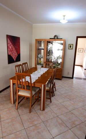 Casa de condomínio à venda com 381m², 4 quartos e 4 vagasSala de Jantar