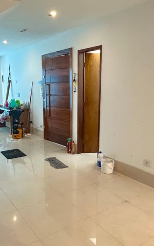 Casa à venda com 162m², 3 quartos e 2 vagas Casa à venda com 162m², 3 quartos e 2 vagasSala