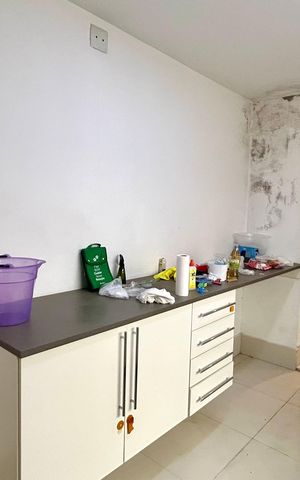Casa à venda com 162m², 3 quartos e 2 vagas Casa à venda com 162m², 3 quartos e 2 vagasCozinha