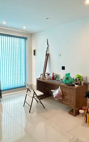 Casa à venda com 162m², 3 quartos e 2 vagas Casa à venda com 162m², 3 quartos e 2 vagasSala