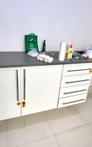 Casa à venda com 162m², 3 quartos e 2 vagas Casa à venda com 162m², 3 quartos e 2 vagasCozinha