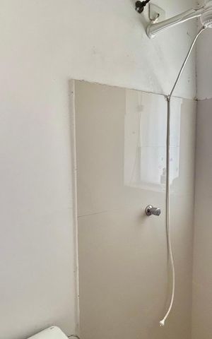 Casa à venda com 162m², 3 quartos e 2 vagas Casa à venda com 162m², 3 quartos e 2 vagasBanheiro da Suíte 1
