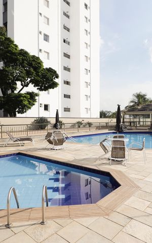 Apartamento para alugar com 365m², 5 quartos e 4 vagas Apartamento para alugar com 365m², 5 quartos e 4 vagasPiscina