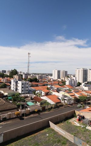 Apartamento para alugar com 73m², 2 quartos e 2 vagasVaranda