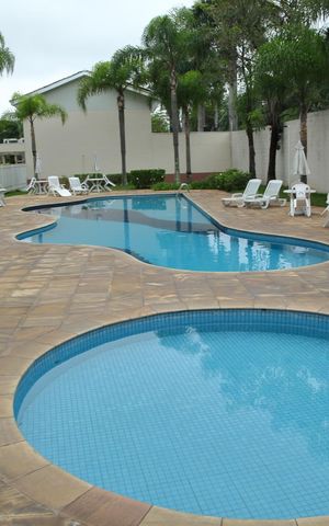 Casa à venda com 108m², 2 quartos e 3 vagasÁrea comum - Piscina