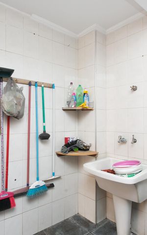 Casa à venda com 200m², 3 quartos e 2 vagas Casa à venda com 200m², 3 quartos e 2 vagasÁrea de Serviço