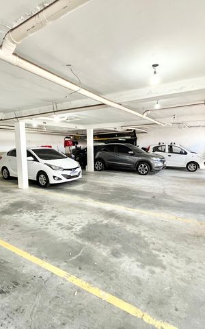 Casa de condomínio à venda com 128m², 3 quartos e 2 vagas Casa de condomínio à venda com 128m², 3 quartos e 2 vagasEstacionamento
