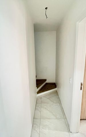 Casa de condomínio à venda com 128m², 3 quartos e 2 vagas Casa de condomínio à venda com 128m², 3 quartos e 2 vagasCopa