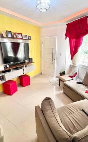 Casa de condomínio à venda com 128m², 3 quartos e 2 vagas Casa de condomínio à venda com 128m², 3 quartos e 2 vagasSala