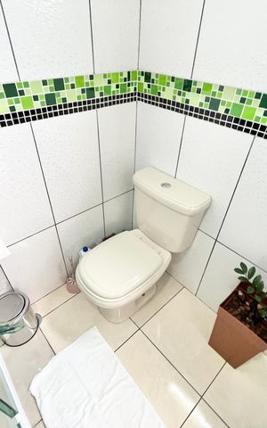 Casa de condomínio à venda com 128m², 3 quartos e 2 vagas Casa de condomínio à venda com 128m², 3 quartos e 2 vagasBanheiro da Suíte