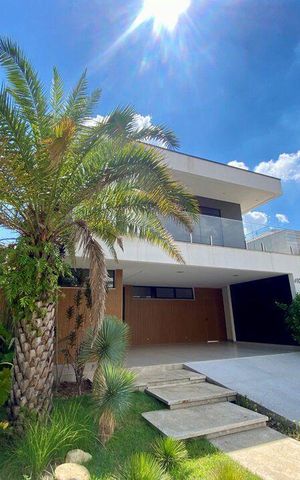 Casa à venda com 283m², 3 quartos e 4 vagas