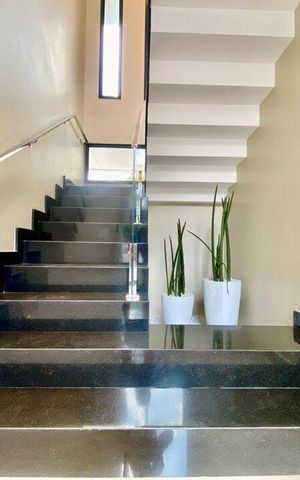 Casa à venda com 283m², 3 quartos e 4 vagas