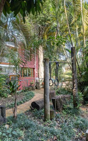 Casa para alugar com 430m², 6 quartos e 2 vagas Casa para alugar com 430m², 6 quartos e 2 vagasQuintal