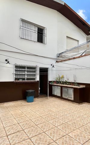 Casa à venda com 170m², 3 quartos e 2 vagasQuintal