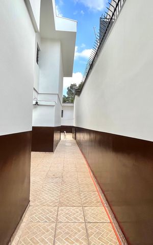 Casa à venda com 170m², 3 quartos e 2 vagasÁrea externa
